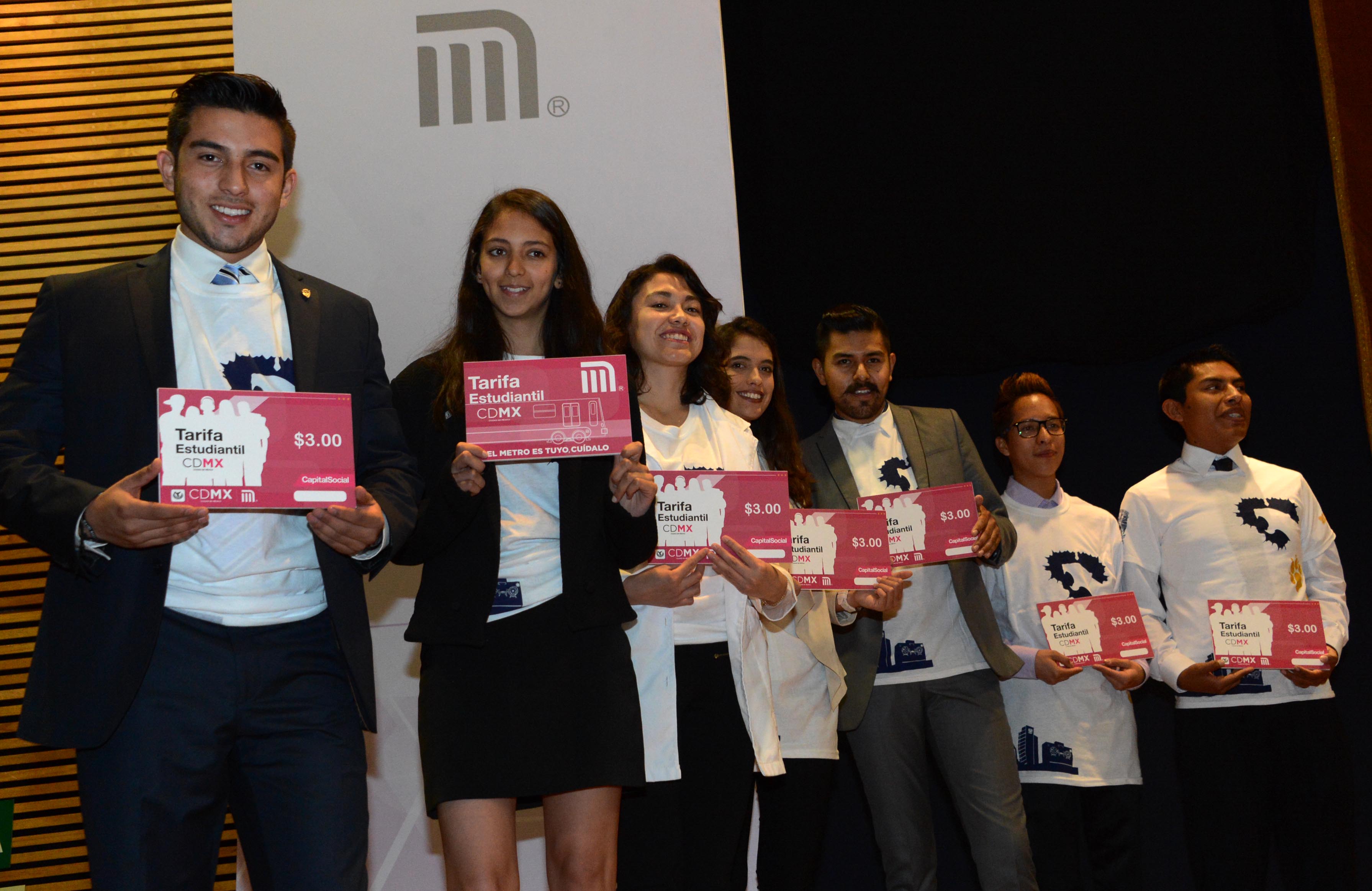 Benefician a 37 mil estudiantes de la UNAM con boletos del Metro a tres  pesos